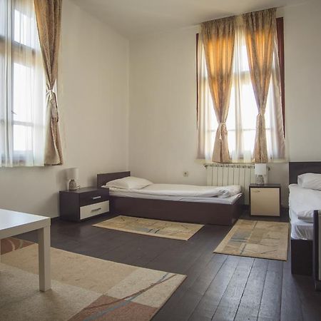 Hotello Sofia Buitenkant foto